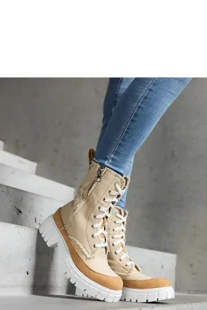 Beige insulated Crispiero boots