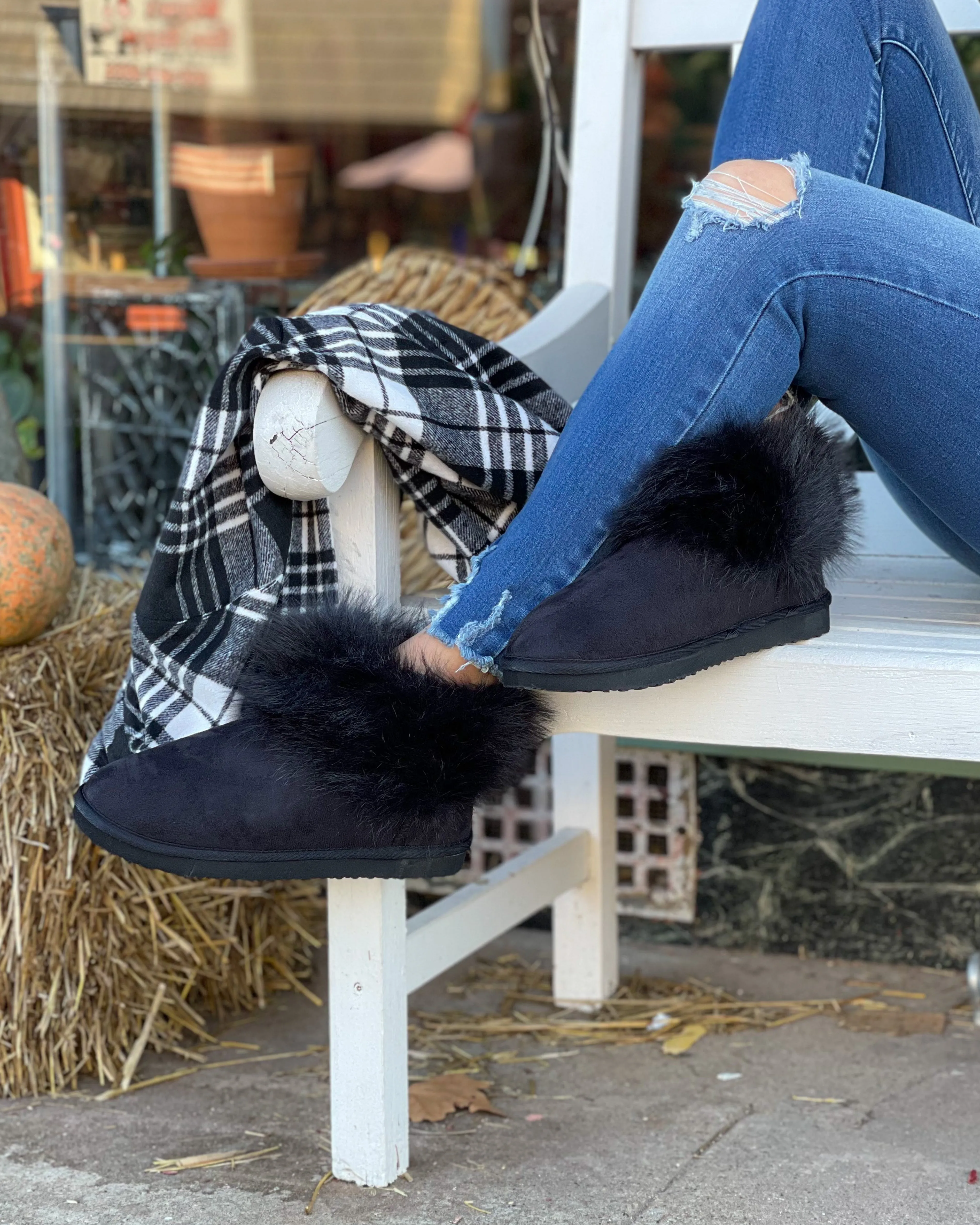 BLACK FROST FUZZY BOOTS BY VERY G