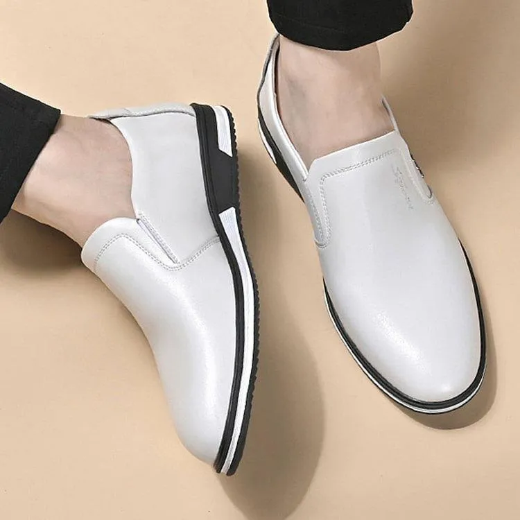 Klassische Eleganz: 'ElegantStride' Premium Leder Loafer für den Herrn