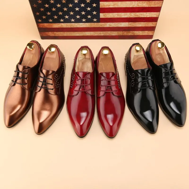 Men's Retro Gloss Rivet Fashion Dress Shoe