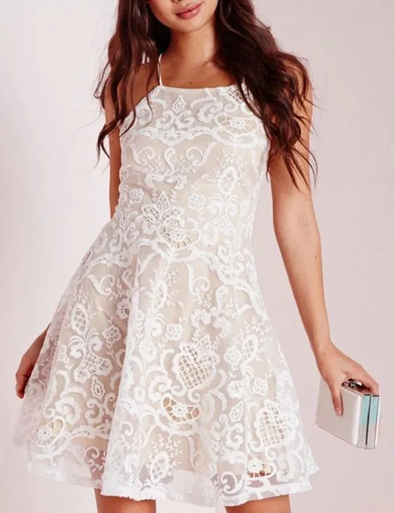 Modern A-line Halter Short White Criss-Cross Fashion Backless Lace Prom Homecoming Dress