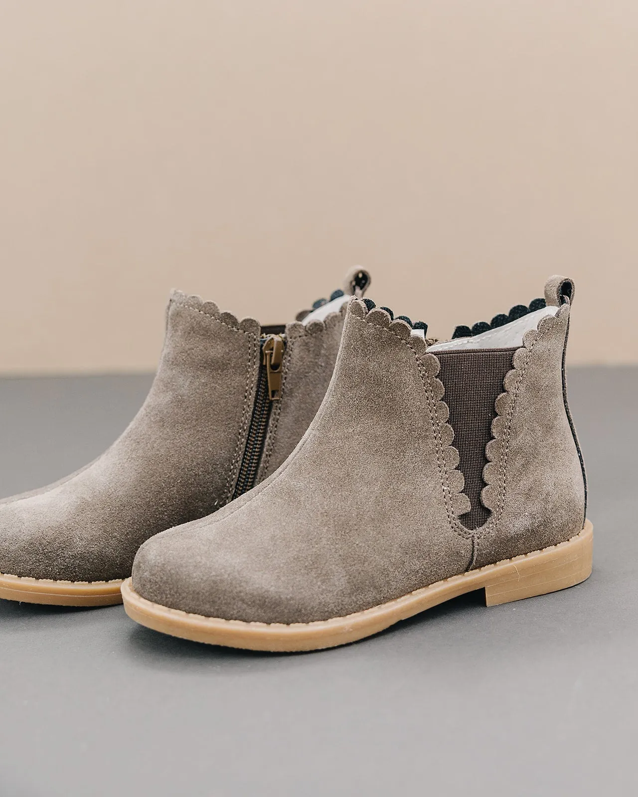 Nicola Girls Classic Scalloped Chelsea Boot
