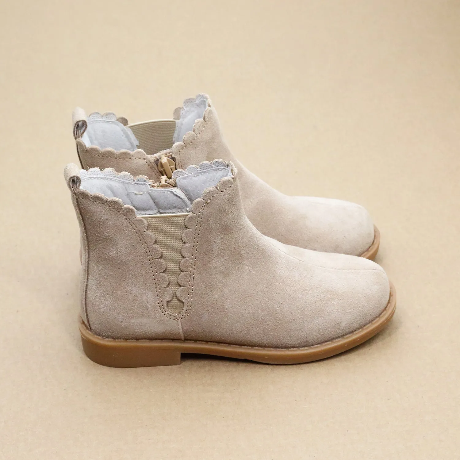 Nicola Girls Classic Scalloped Chelsea Boot