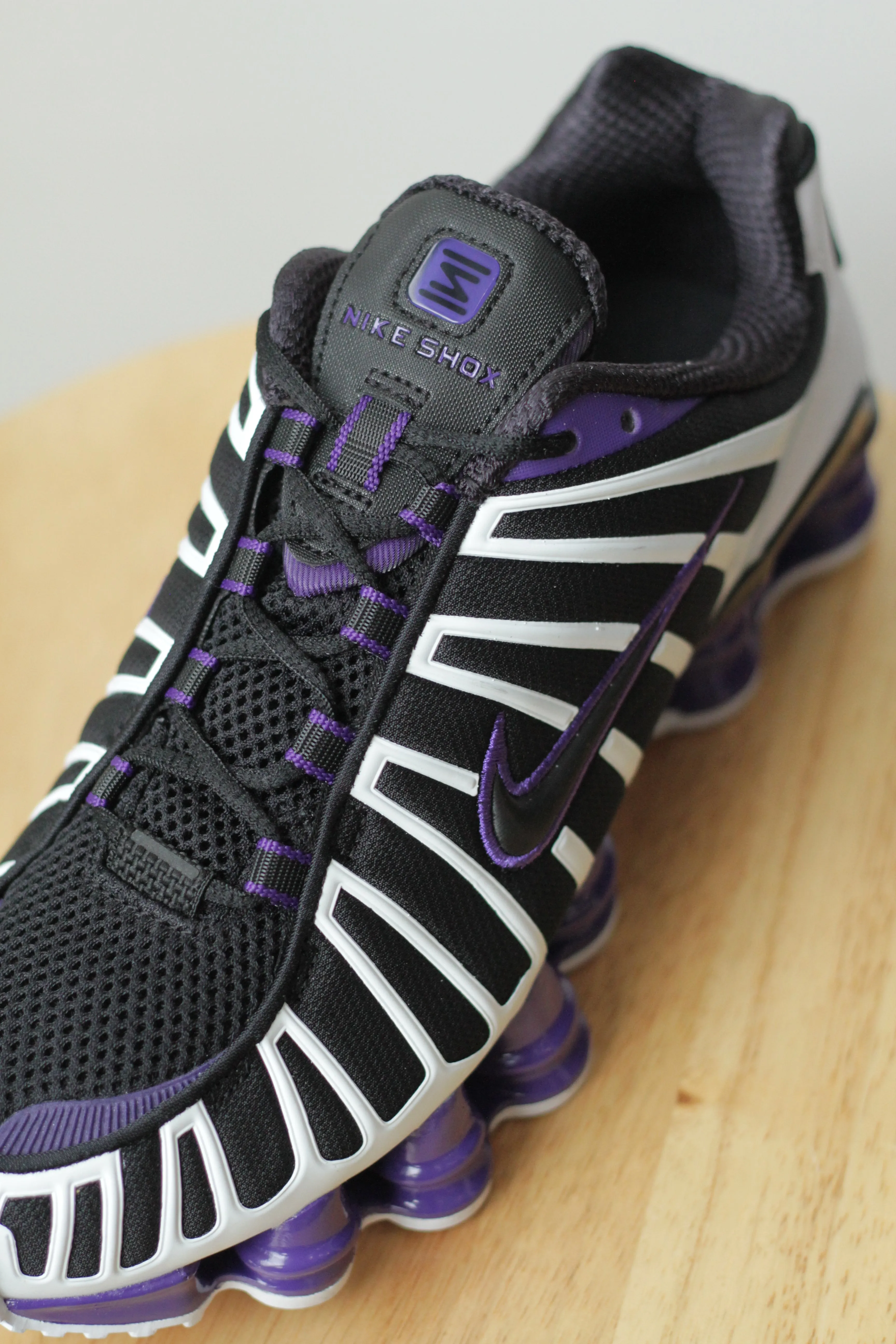NIKE SHOX TL "BLACK/COURT PURPLE-WHITE"