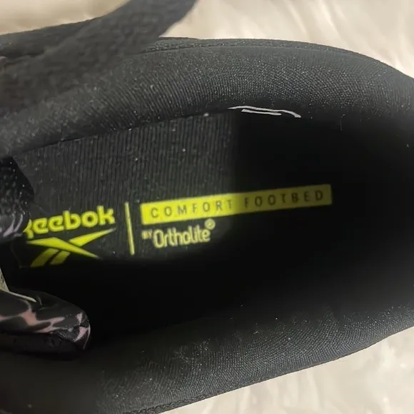 Reebok shoe Woman Fluxlite Cross Trainer black pink lace comfort sneaker Sz 8.5