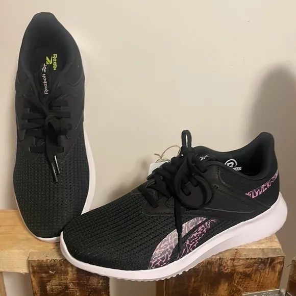 Reebok shoe Woman Fluxlite Cross Trainer black pink lace comfort sneaker Sz 8.5