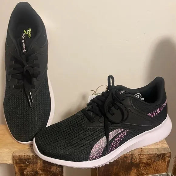 Reebok shoe Woman Fluxlite Cross Trainer black pink lace comfort sneaker Sz 8.5