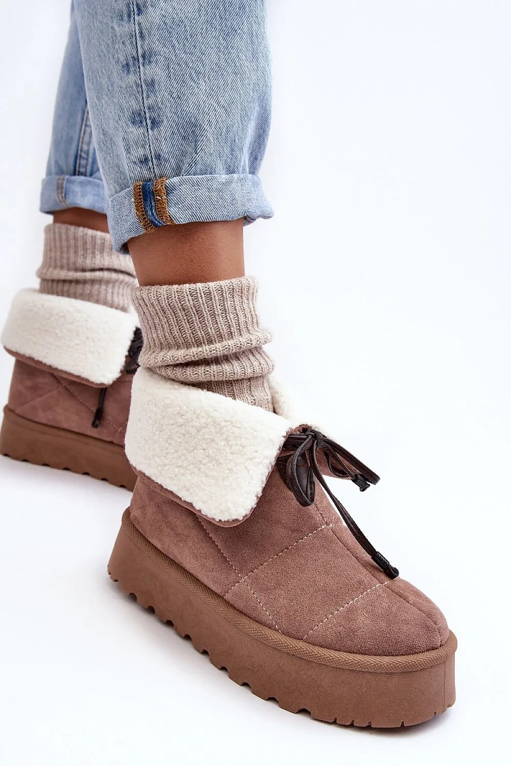 Snow boots