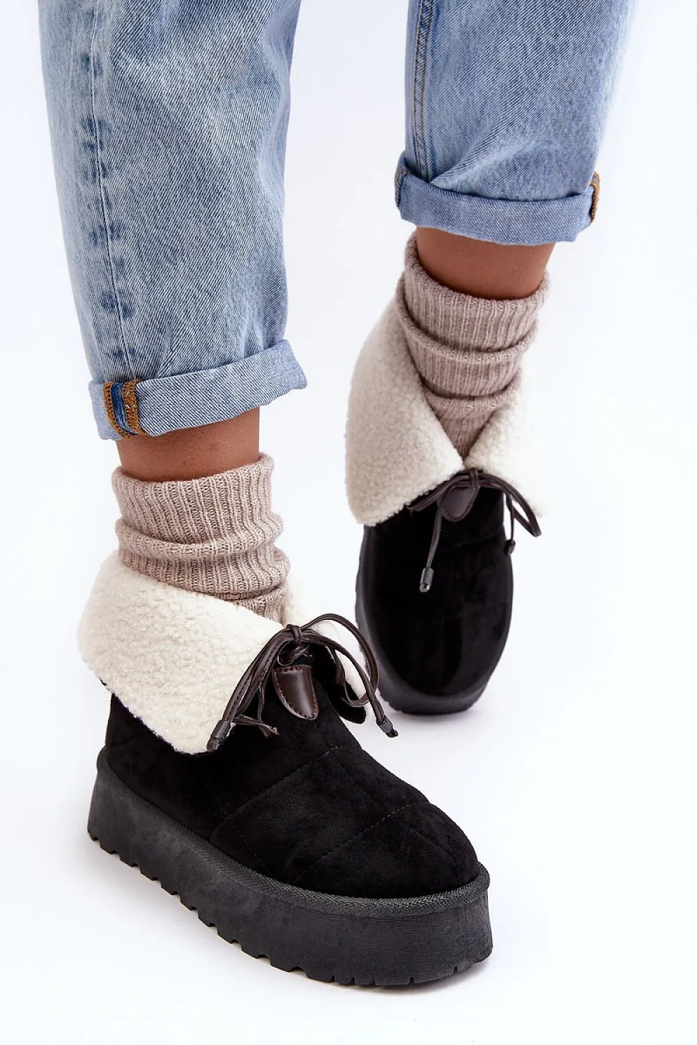 Snow boots