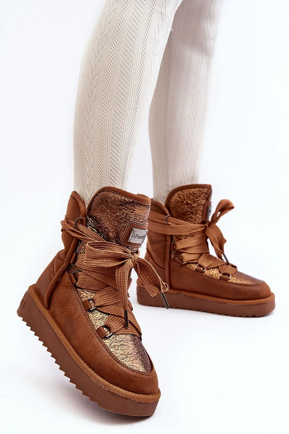 Snow boots