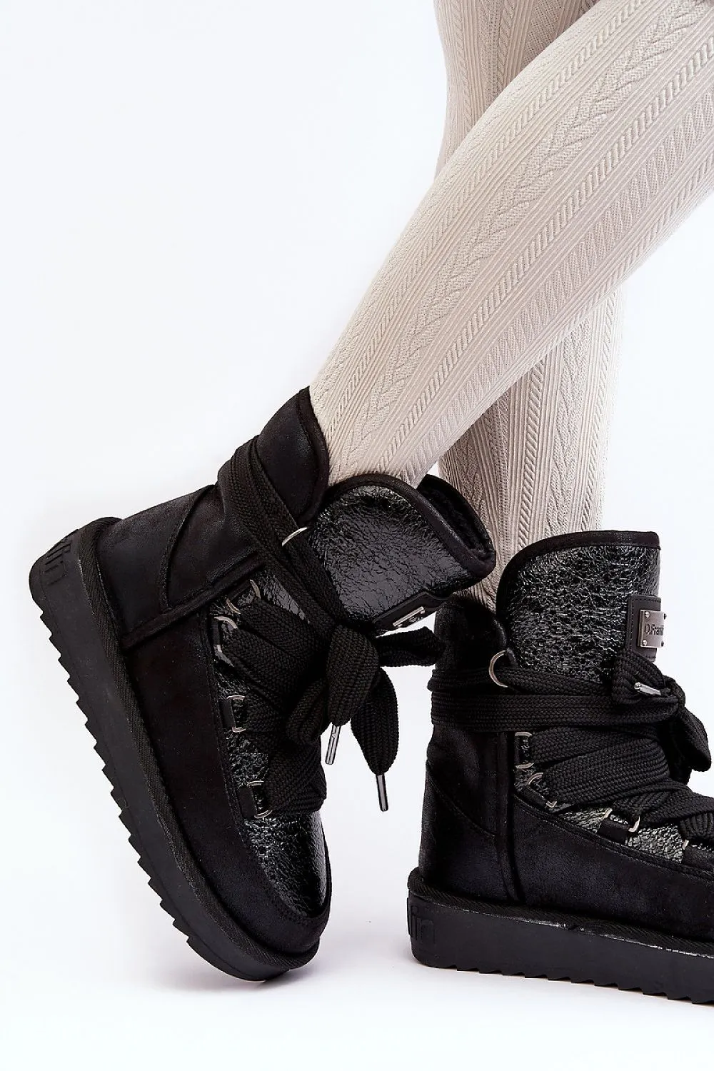 Snow boots