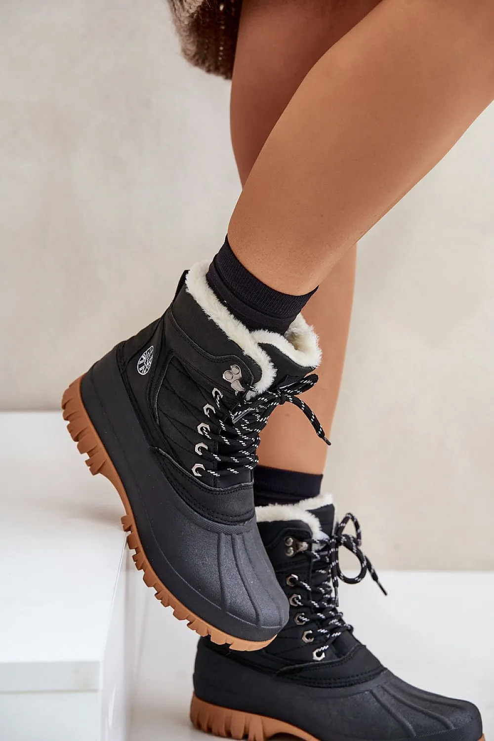 Snow boots
