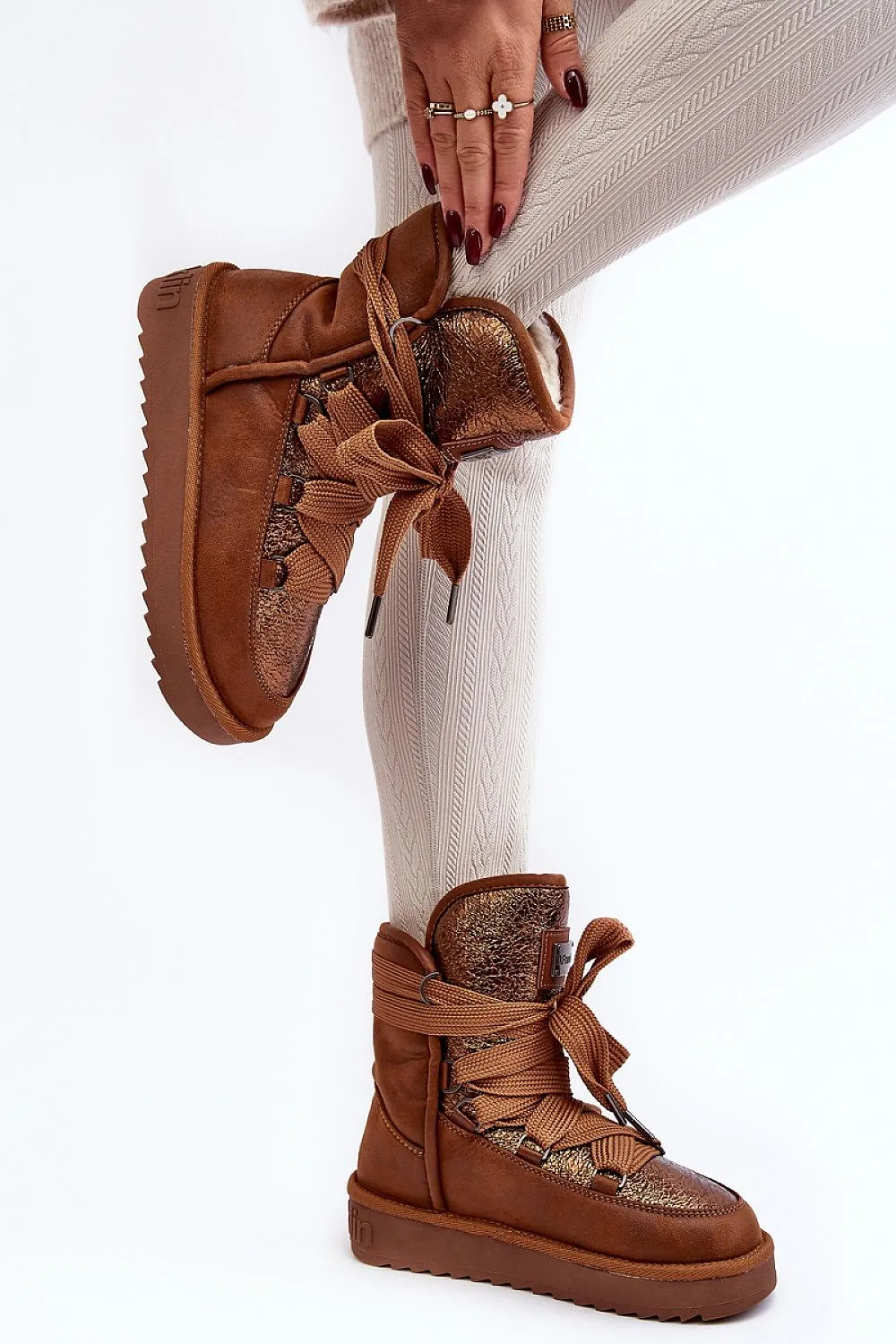 Snow boots