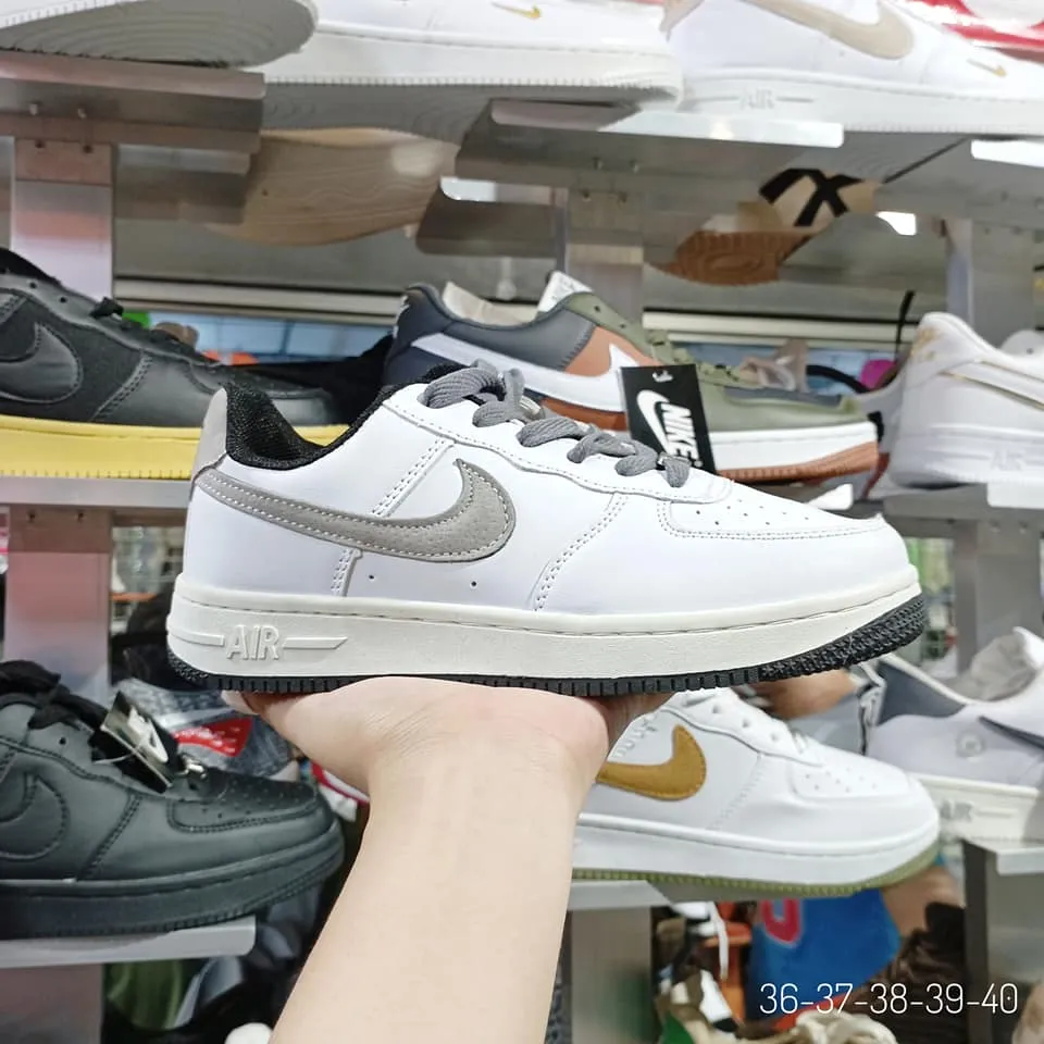 Women's Sneakers